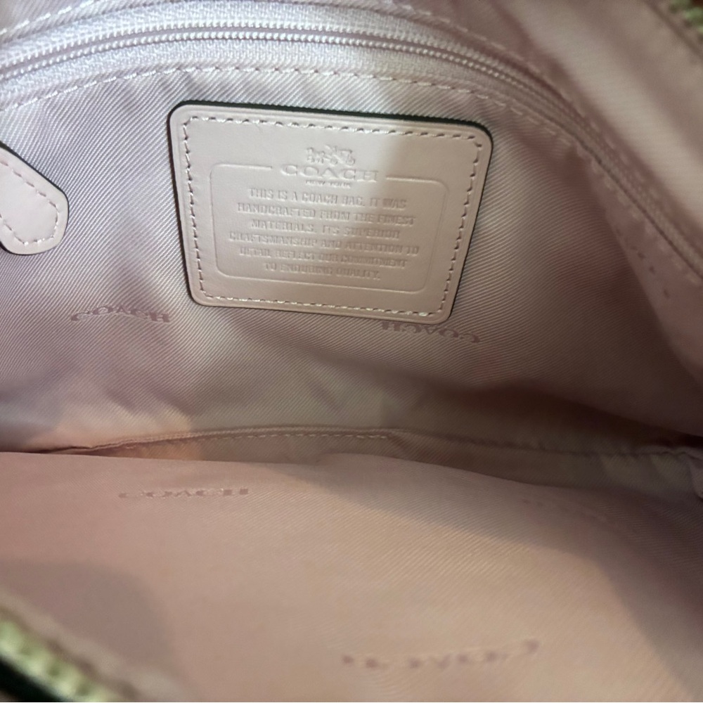 GIANT SALE! Coach Light Pink Leather Crossbody in excellent condition - Picture 12 of 14